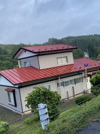 岩手町で屋根塗装工事を施工させていただきました！